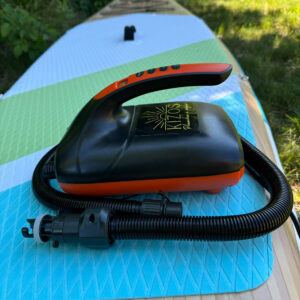 High-quality double-action electric pump for efficient inflation of your Kizos paddleboards.